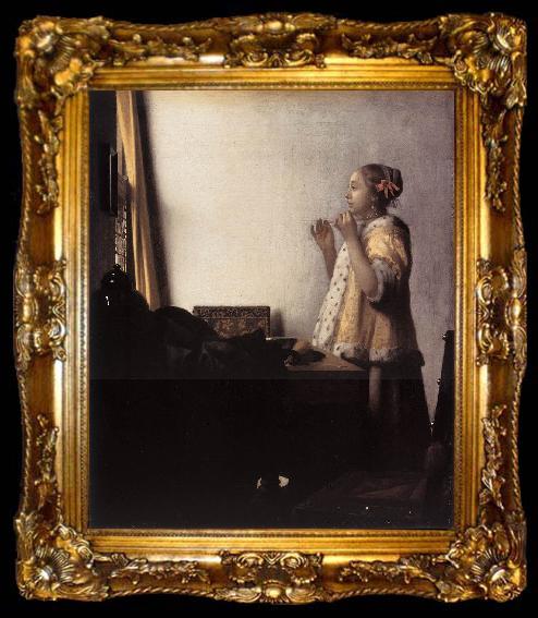 framed  VERMEER VAN DELFT, Jan Woman with a Pearl Necklace wer, ta009-2